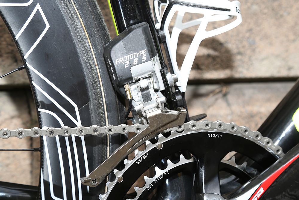 We saw silver and black rear FSA mech but all-black mechs have also been spotted.