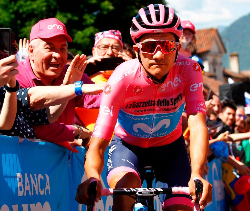 Richard Carapaz in the maglia rosa at the 2019 Giro d&#039;Italia