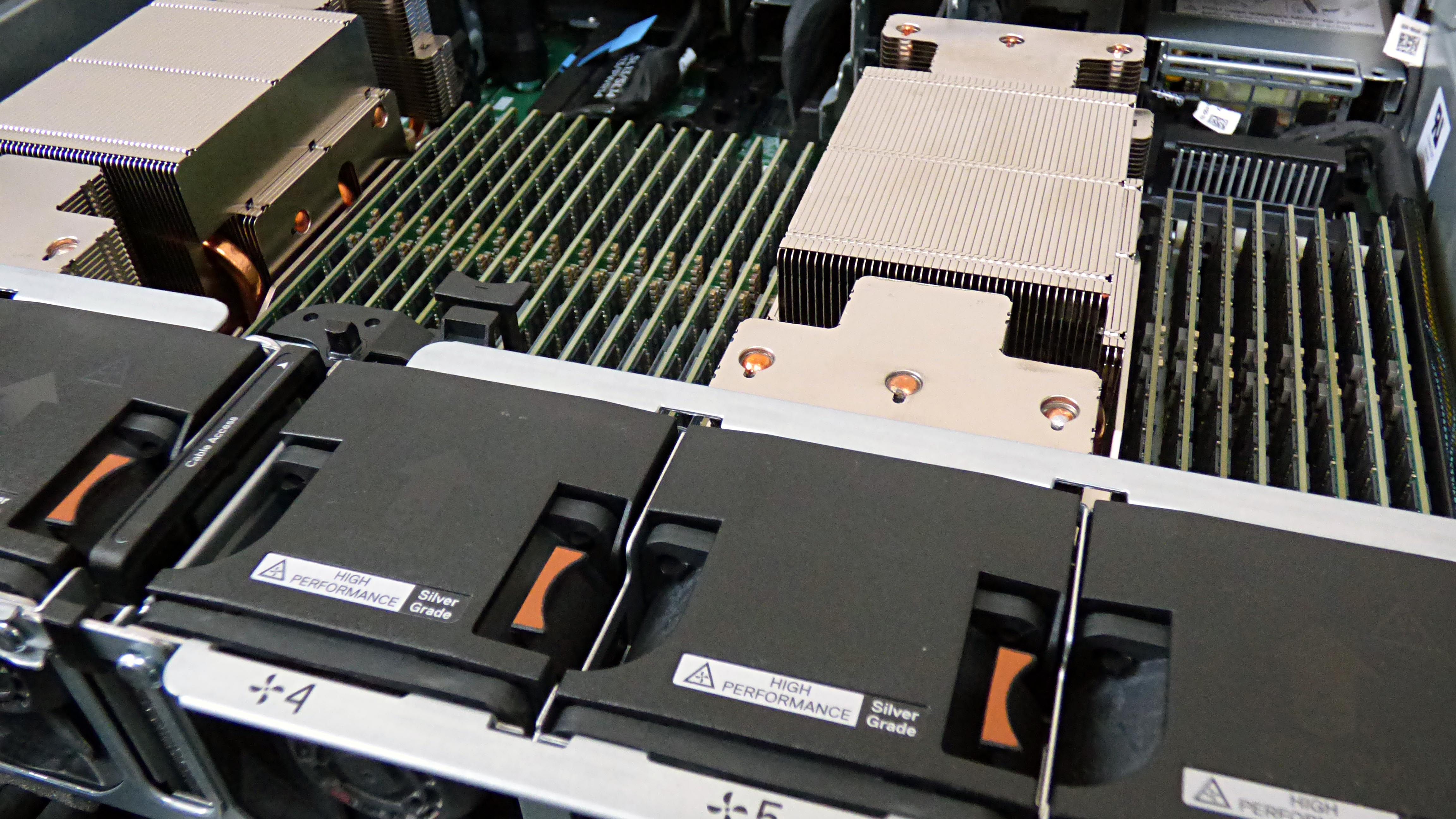 Inside the Dell PowerEdge R770