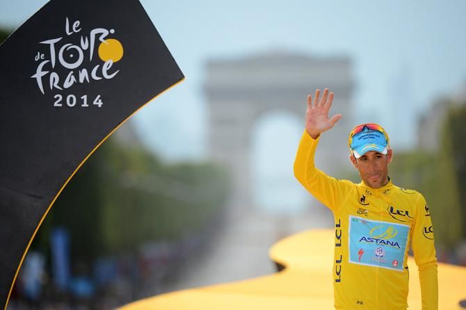 Vincenzo Nibali (Astana) enjoys his victory on the podium in Paris