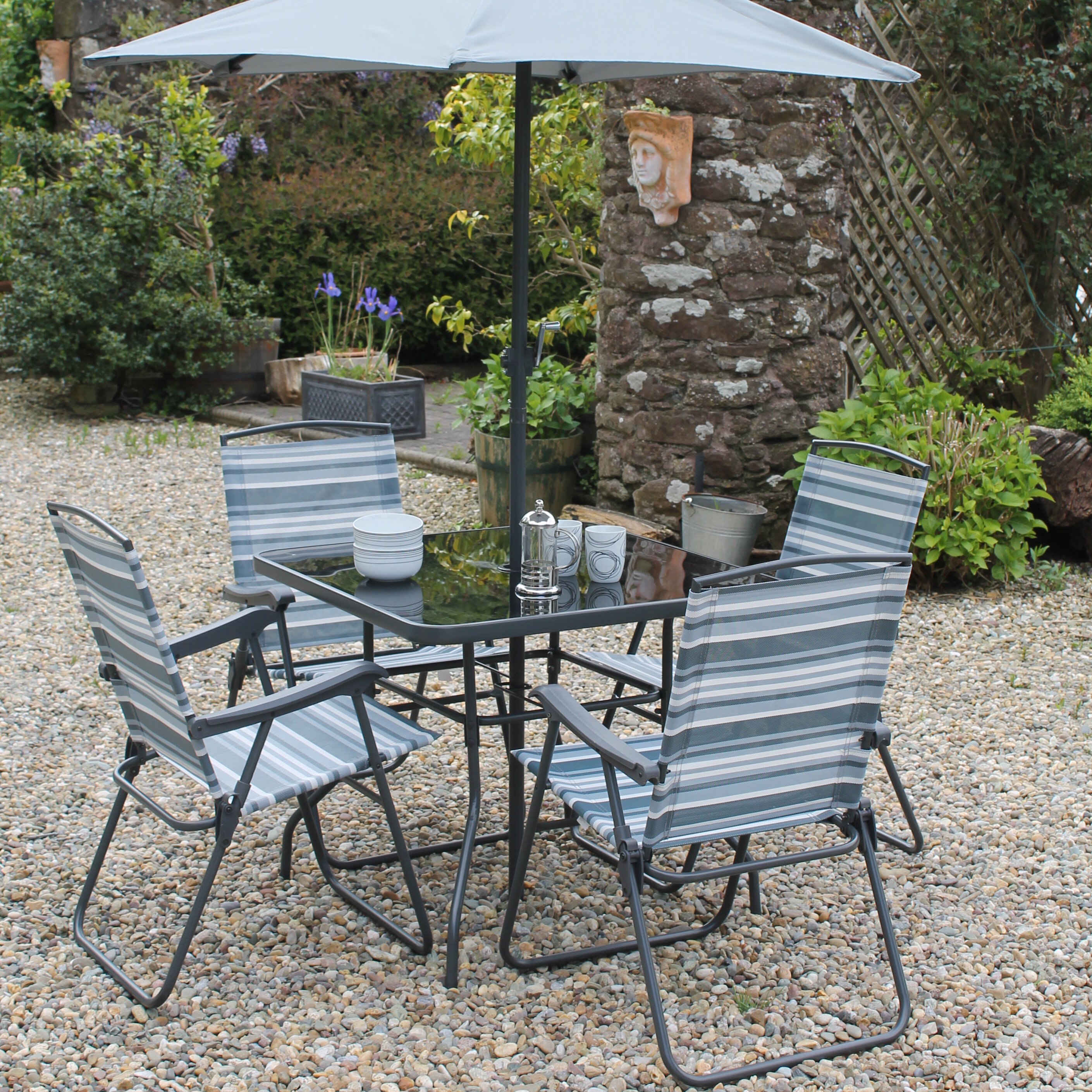 This Wayfair garden furniture set is under £130. What. A. Bargain