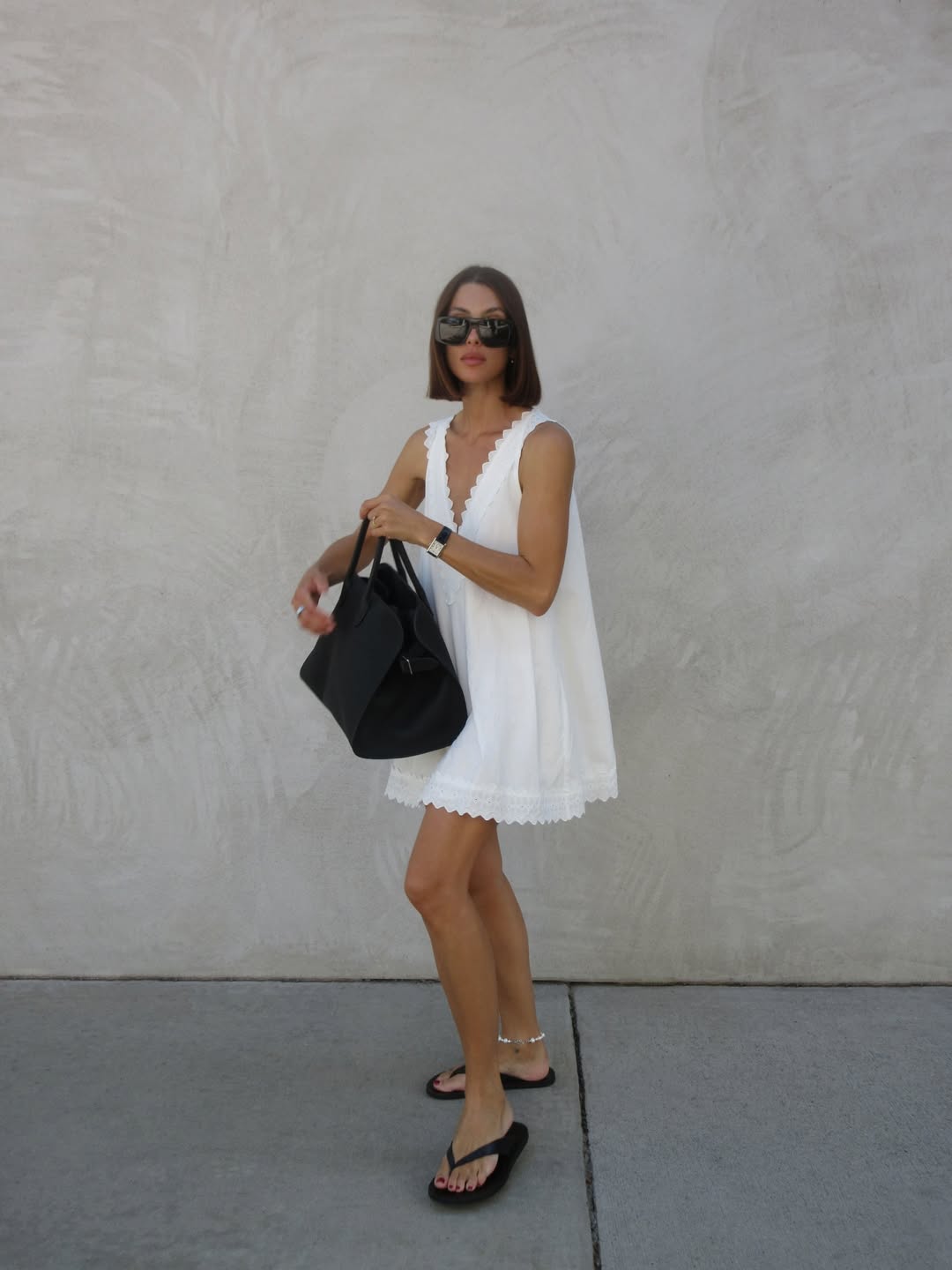 Jaime Ridge in thong sandals