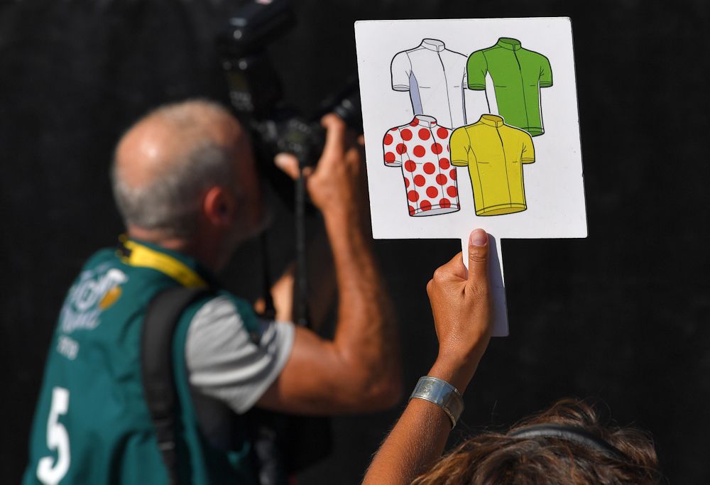 This fan has a jerseys cheat sheet