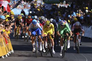 Tour de France 2022 - 109th Edition - 8th stage Dole - Lausanne 184 km - 09/07/2022 - Michael Matthews (AUS - Team BikeExchange - Jayco) - Tadej Pogacar (SLO - UAE Team Emirates) - Wout Van Aert (BEL - Team Jumbo - Visma) - photo Kei Tsuji/SprintCyclingAgencyÂ©2022
