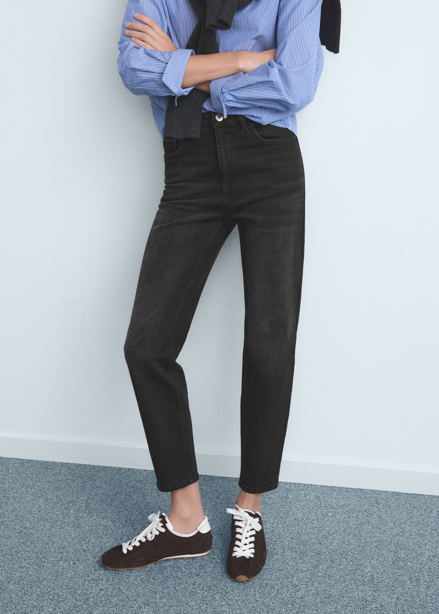 Newmom Comfort High-Rise Jeans - Women | Mango United Kingdom