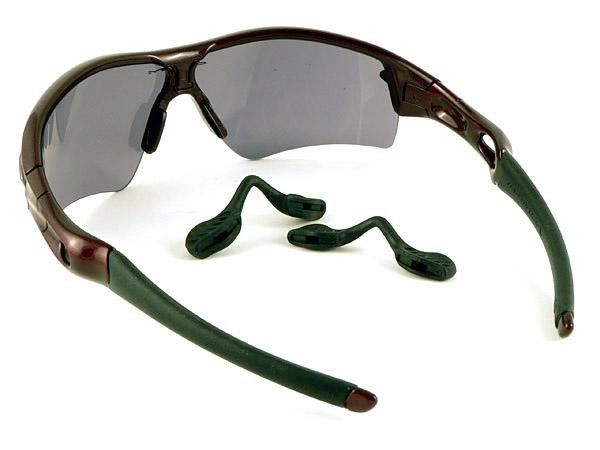 Interchangeable nose pieces allow for a tunable fit depending on facial architecture or rider positioning.