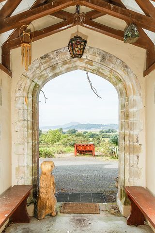 caerffynnon-gwynedd-doorway