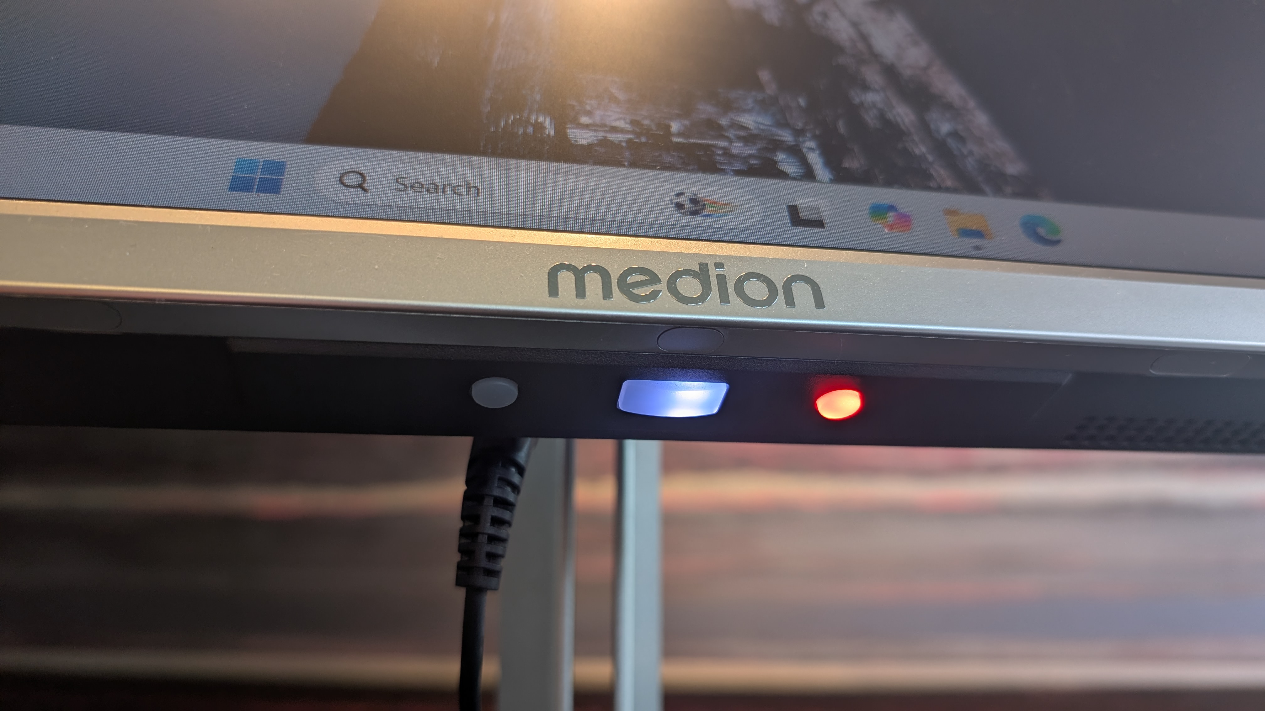 The Medion Signium 27 S1 AIO desktop pictured on a marble worksurface.