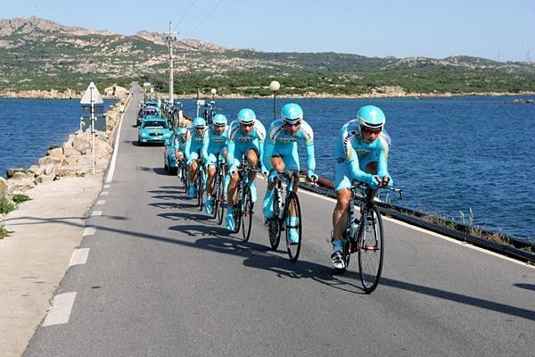 Paolo Savoldelli leads from the front as Astana ride to second place.