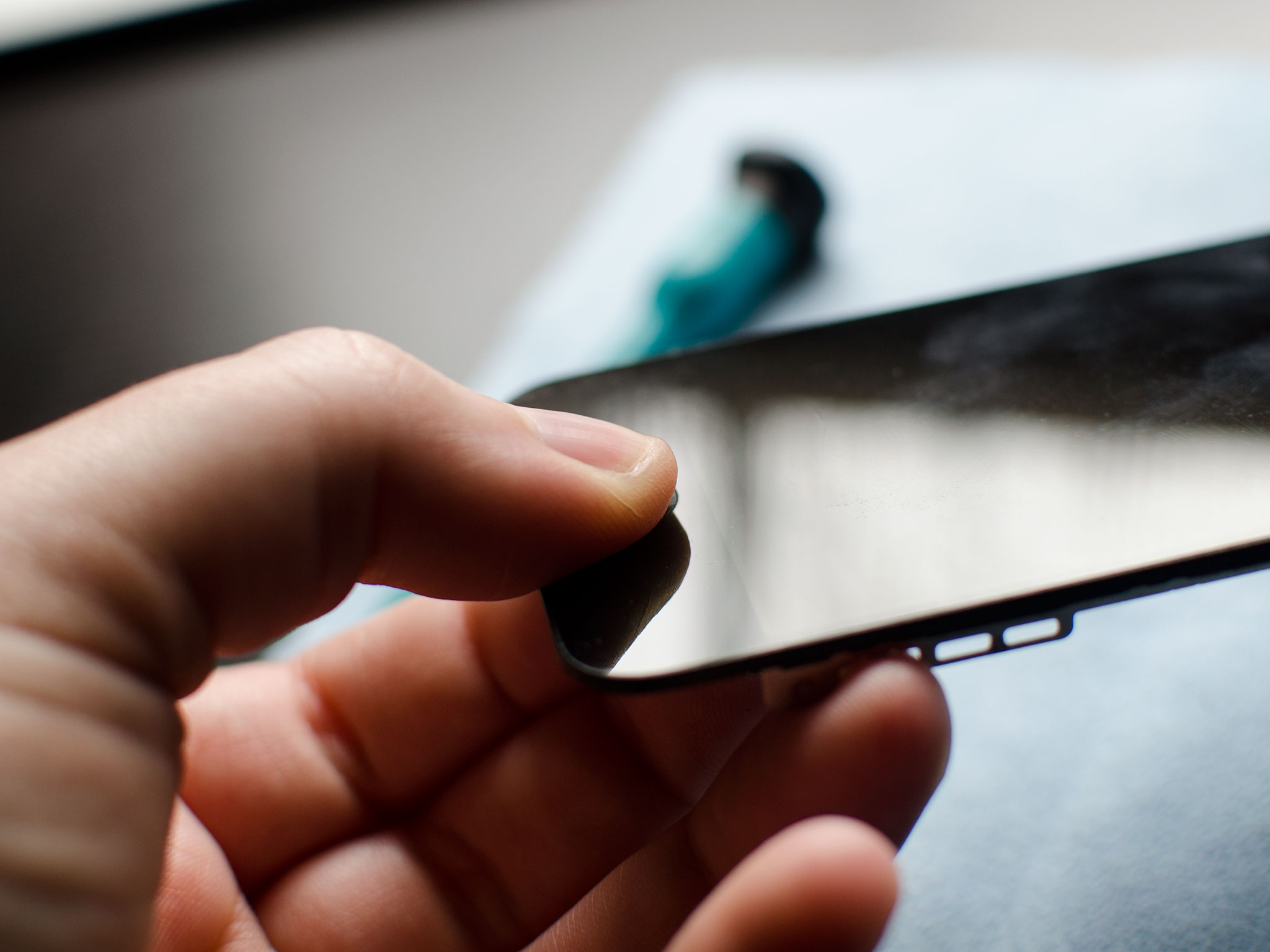 How to DIY replace the Home button on an iPhone 5