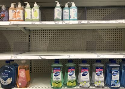 Men's Hand Soaps & Sanitizers