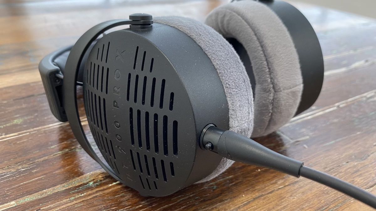 Beyerdynamic DT 900 PRO X with a reviewer