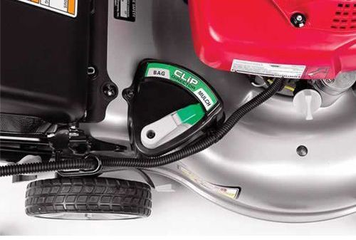 The Honda HRR lets you switch between bagging and mulching with the flip of a switch.