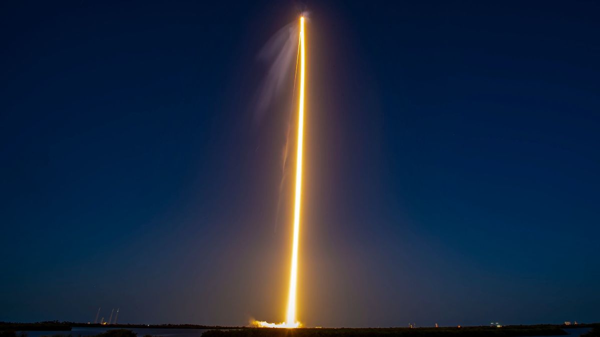SpaceX Falcon Heavy illumine le ciel dans d’incroyables photos de lancement