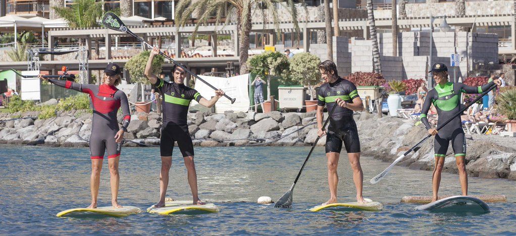 Alberto Contador and Peter Sagan go paddleboarding