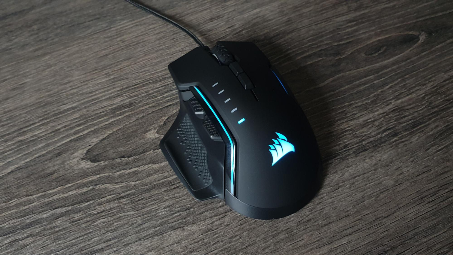 jern hjemmehørende fordom Corsair Glaive RGB Pro Gaming Mouse Review: Get a Grip (or Three) - Tom's  Hardware | Tom's Hardware