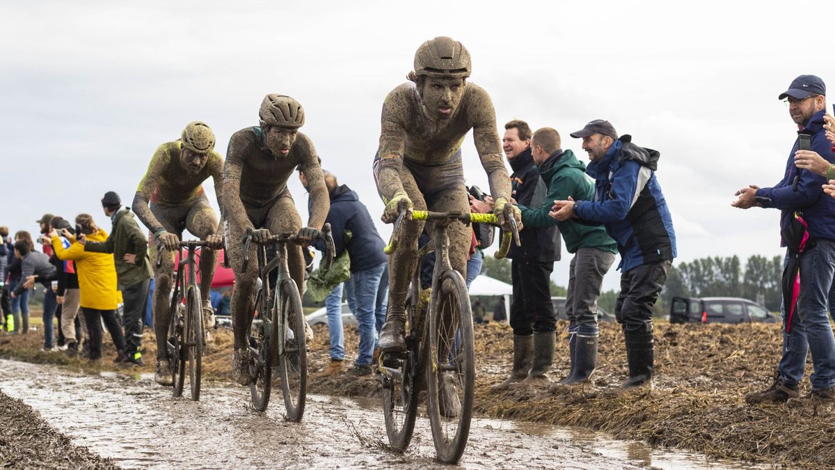 A dirty day&#039;s UCI cycling and the Paris-Roubaix