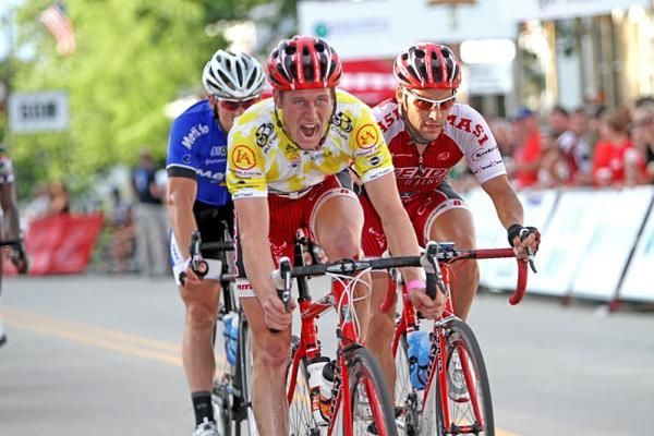 James Stemper ahead of teammate Chad Hartley.