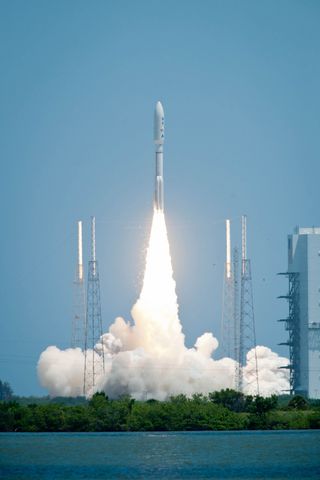 Atlas 5 Carrying Juno Just Begins to Lift Off