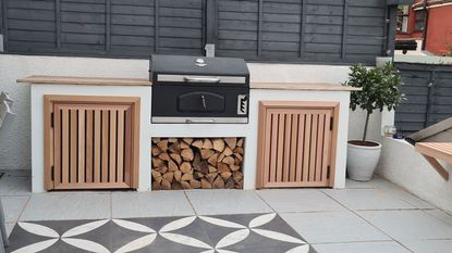 outdoor kitchen with bbq