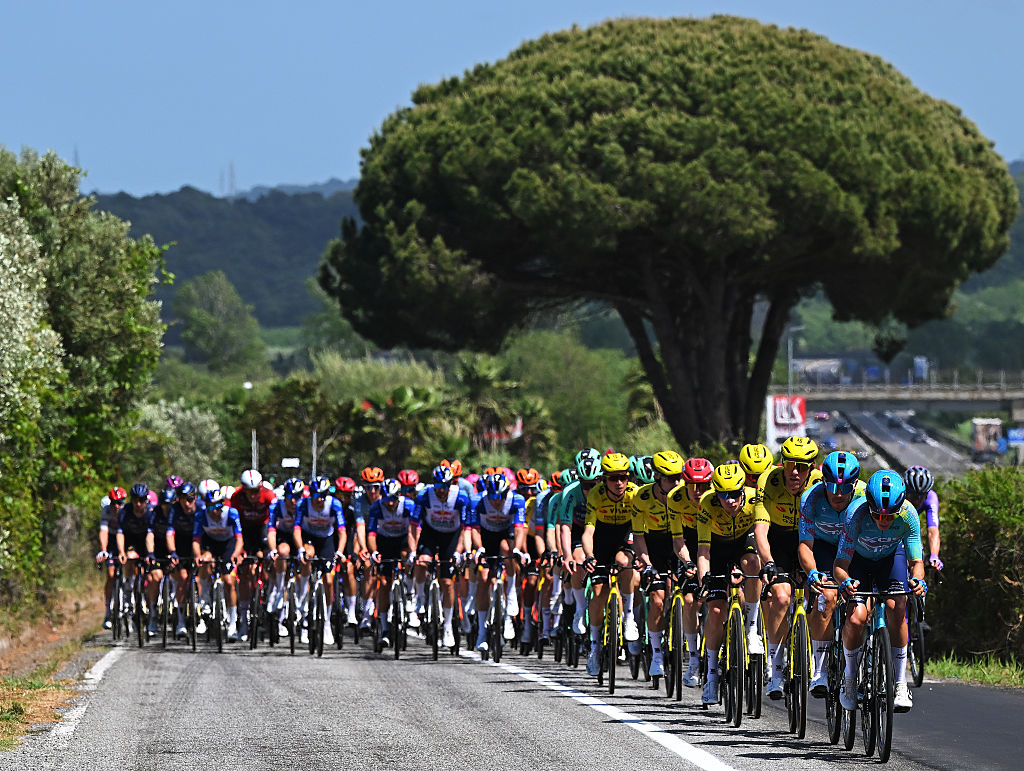 Giro d'Italia stage 5 LIVE: A long rainy day in the hills promises more attacks and maglia rosa drama