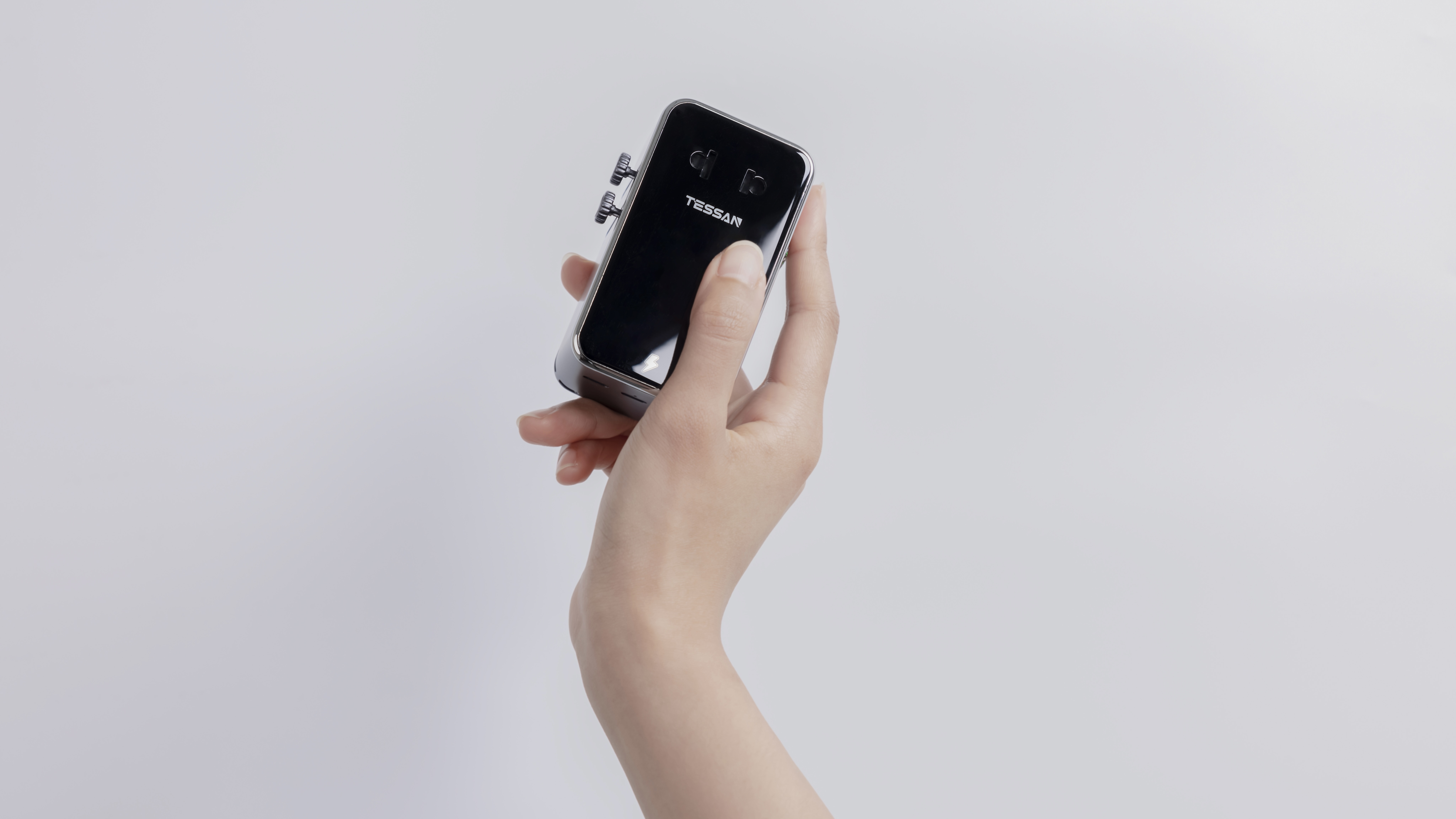 Tessan Aero 70 Smart Travel Adaptor