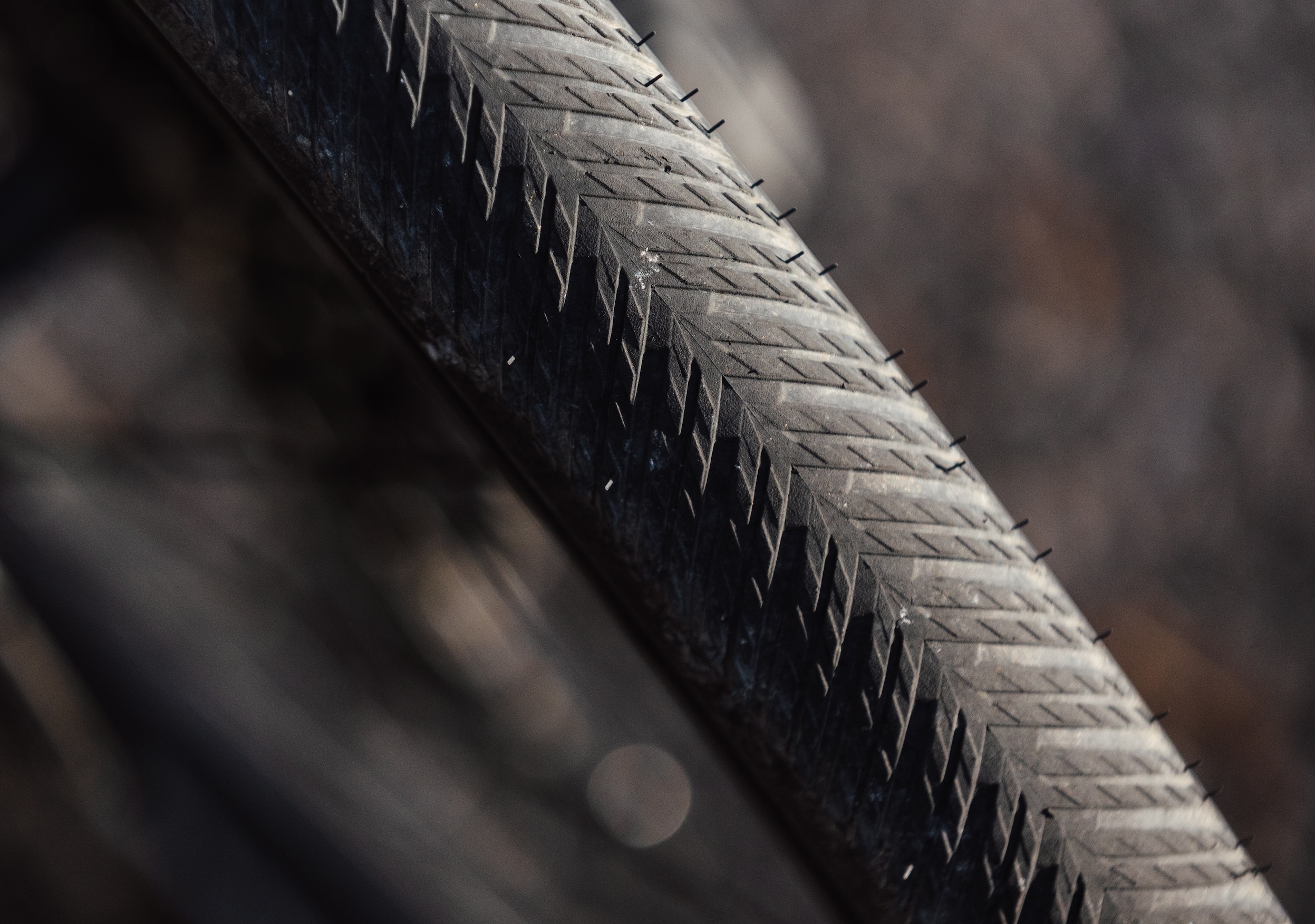 Terra Competition tread pattern shown from top, with a continuous centre line