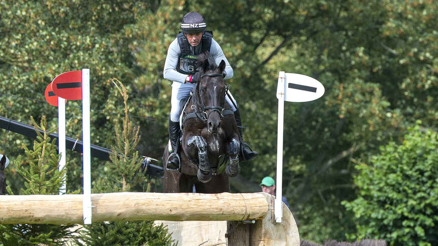 BLACKTHORN CRUISE Dan Jocelyn through Discovery Valley Burghley