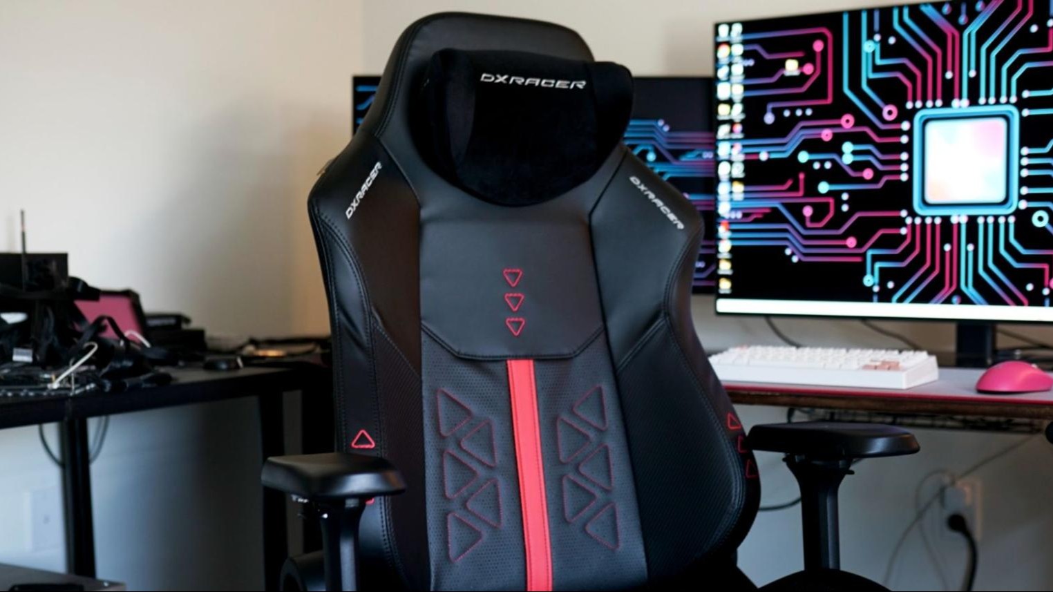 DXRacer Martian Pro Red Triangle