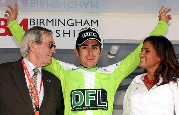 Russell proudly keeps the green jersey.