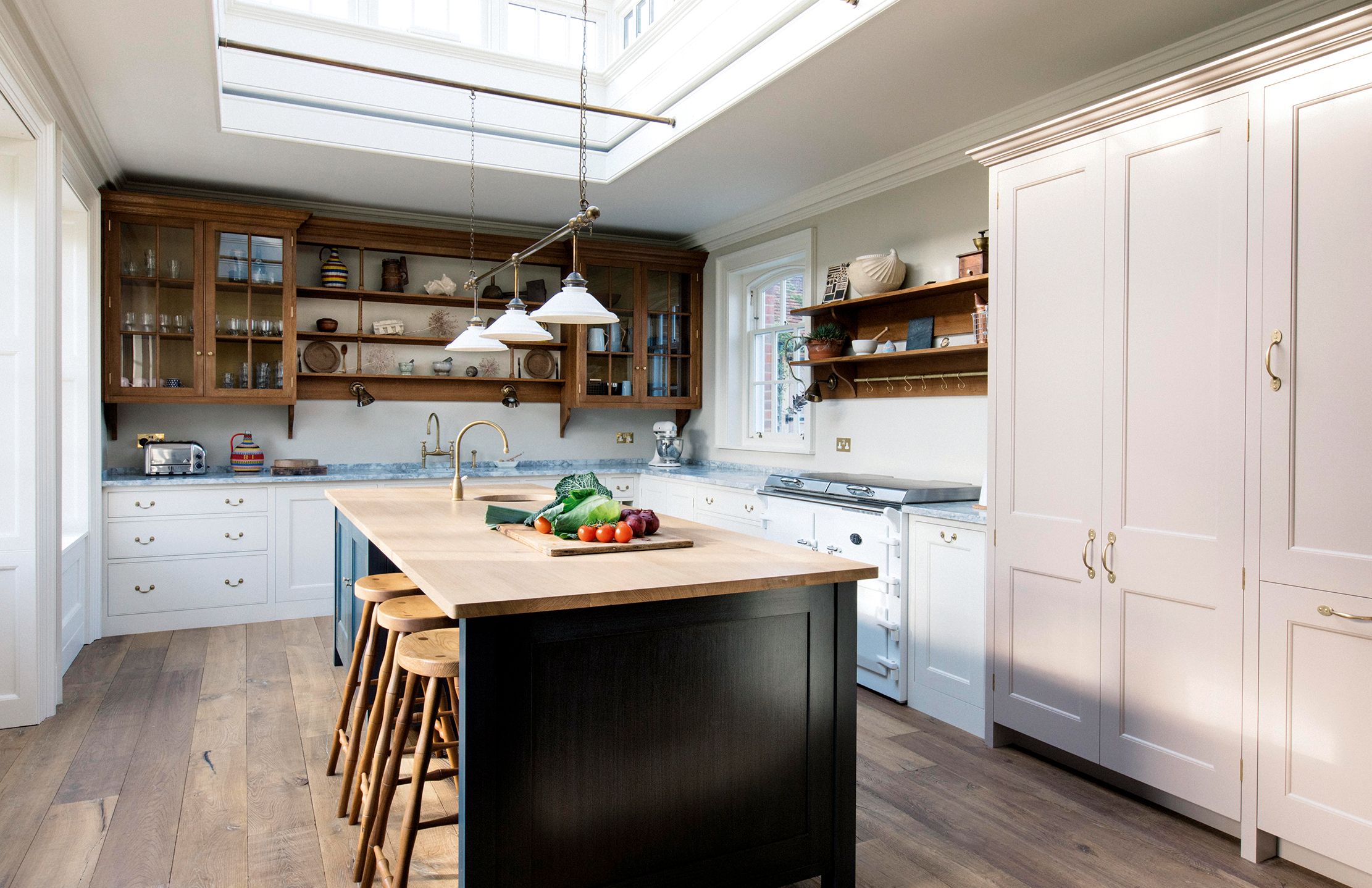 A kitchen that shows off 'a fresh country house look... yet with a nod ...