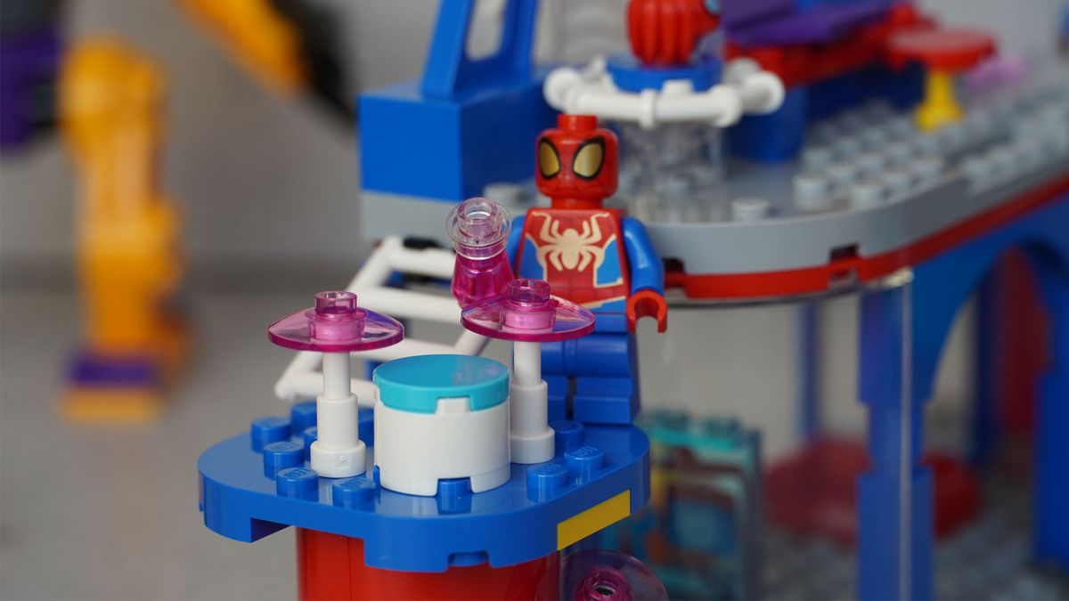 Lego Marvel Team Spidey Web Spinner Headquarters review | Space