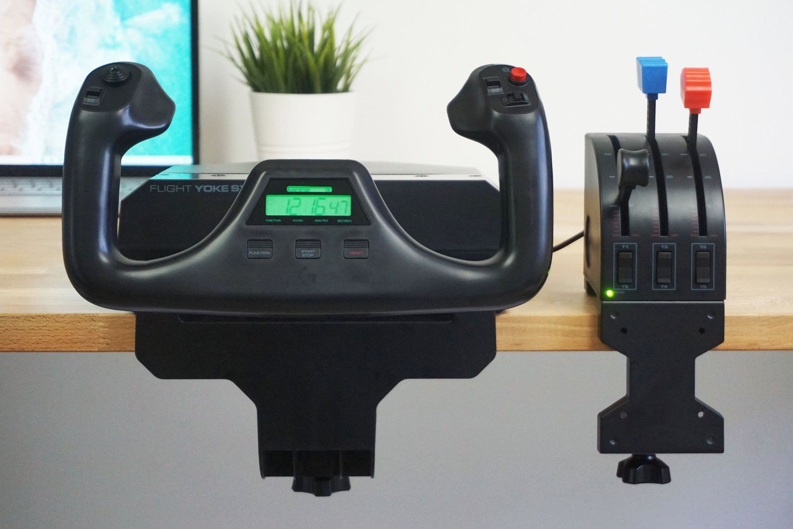 Logitech pro flight yoke system. Logitech g Saitek Pro Flight Yoke. Saitek Pro Flight Yoke System. Logitech Yoke System. Logitech Yoke педали.