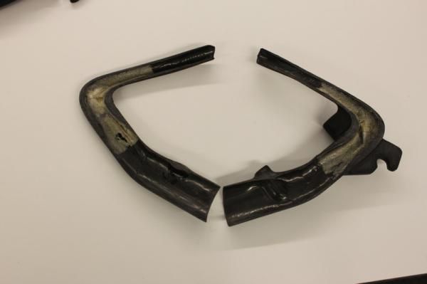 The two halfs of the new tubular construction. This sample is cut down [the stays will extend to the seat tube and BB] and cut in half for illustration. It is moulded as one-piece.