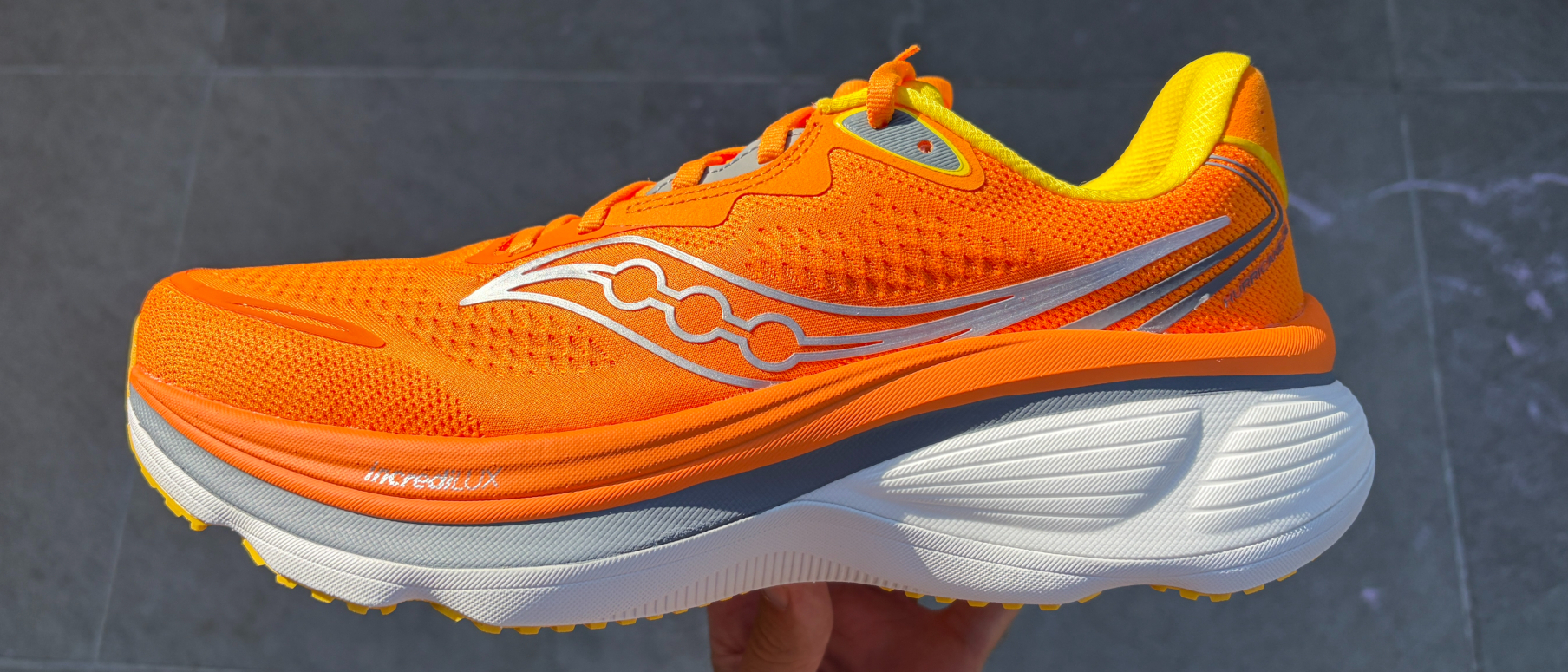 Saucony Hurricane 26