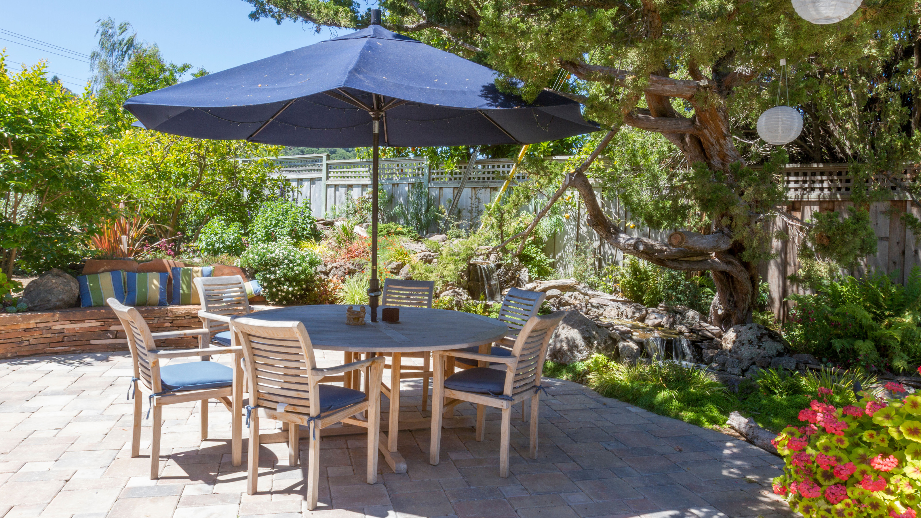 Backyard Patio Ideas 13 Ways To Transform A Paved Outdoor Living Space Gardeningetc