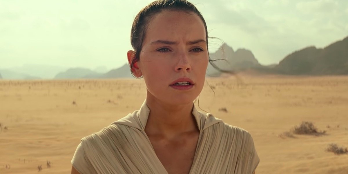 Star Wars: the Last Jedi': Shirt, Trailer Hint Rey Goes to Dark Side