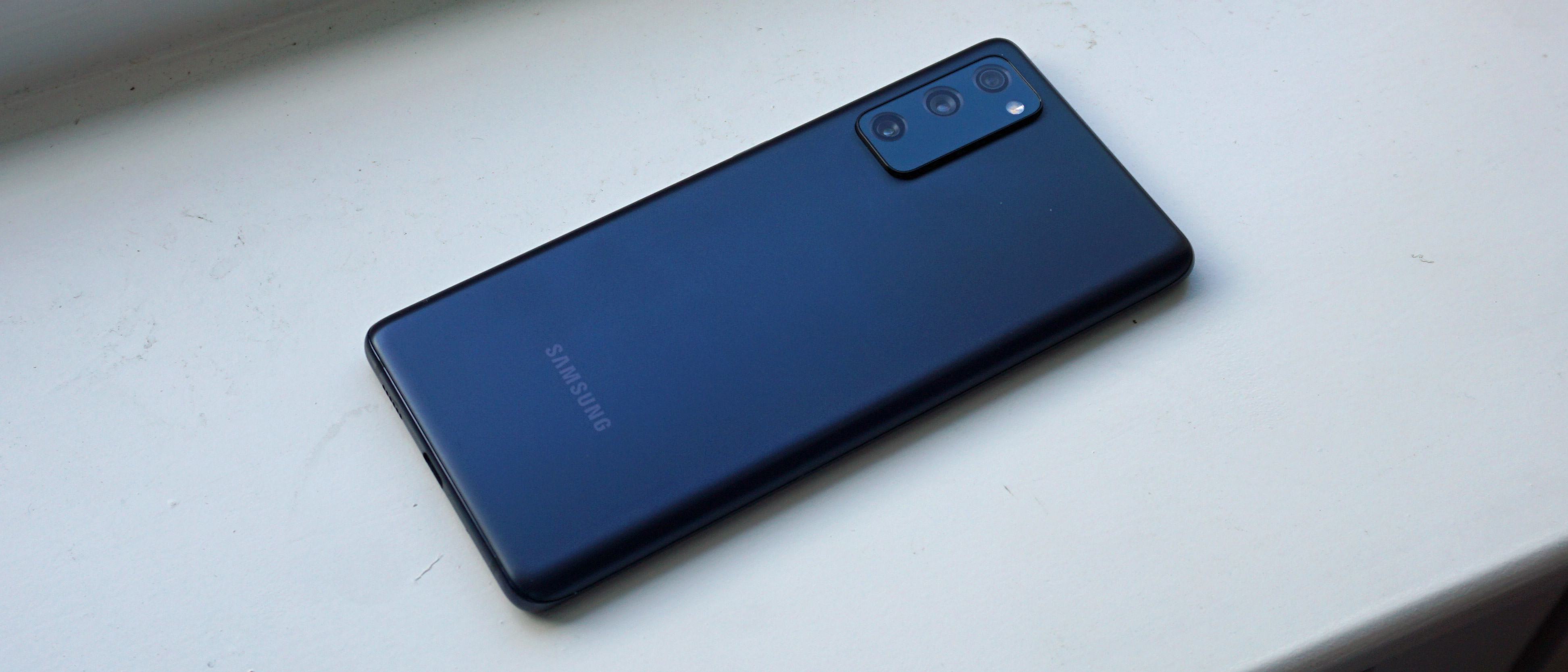 Samsung Galaxy S20 FE review: an old but still tempting Android