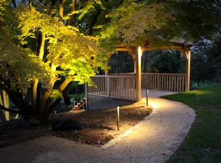 outdoor tree lighting ideas: asco lights spikes