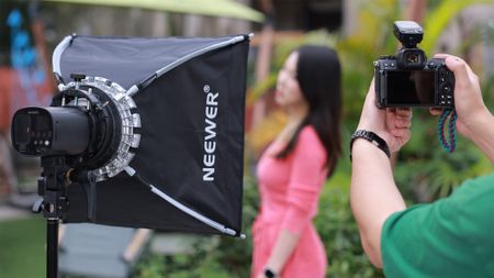 Neewer Q120 strobe light 
