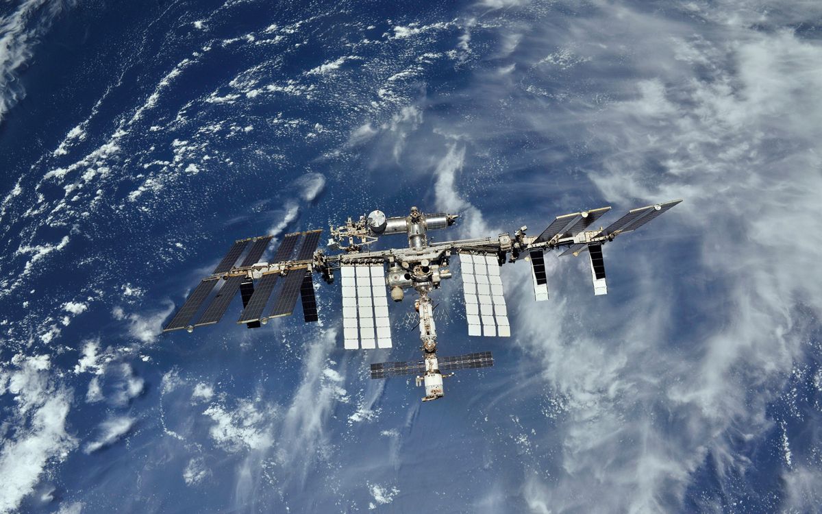 Astronauts Snap Amazing Last Glances of Space Station For 20th ...