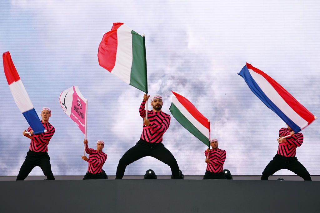 Flags at the 2022 Giro d&#039;Italia teams presentation