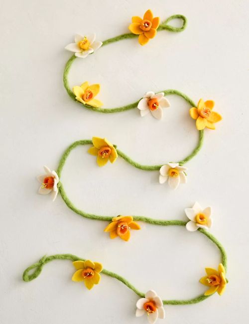 Daffodils Felt Garland