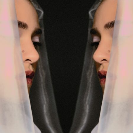 Photos of actress Luna Blaise forBest Knockoff Luxury Clothing
.