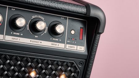 Knobs on the Marshall Bromley 450