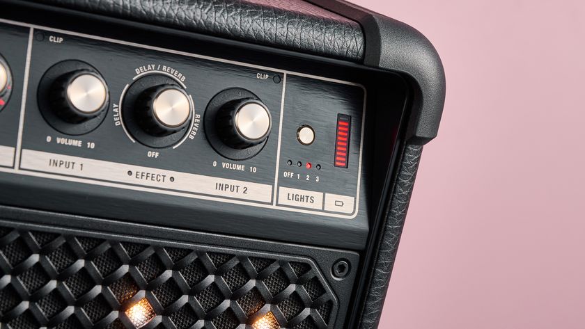 Knobs on the Marshall Bromley 450