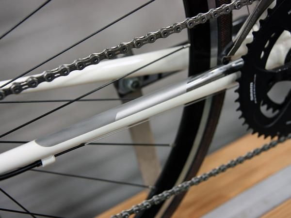 The Cielo Sportif Racer Limited features this multi-media blasted bare driveside chain stay.