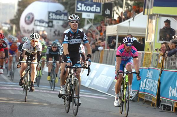 Tyler Farrar finished off his team's hard work to get the stage win and race lead.