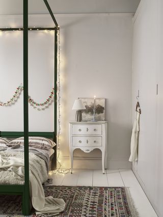 White bedroom with Christmas decorations by Annie Sloan