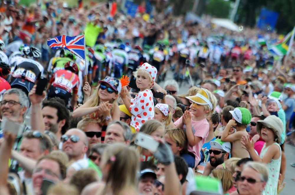 A Dutch fans sports the polka dot jersey.